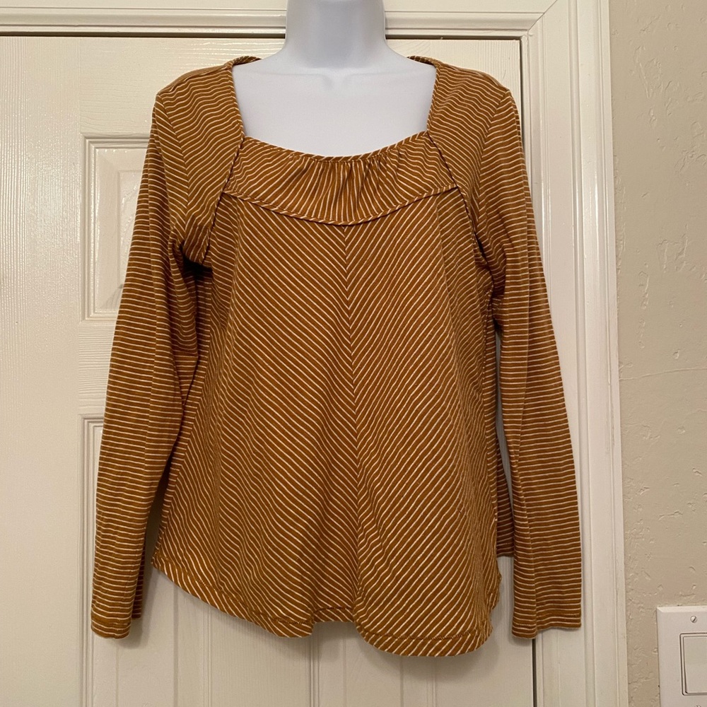 Maeve by Anthropologie. Size small. Gold top